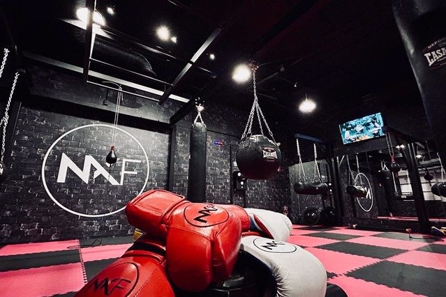 Area de entrenamiento del gimnasio NXTFIT